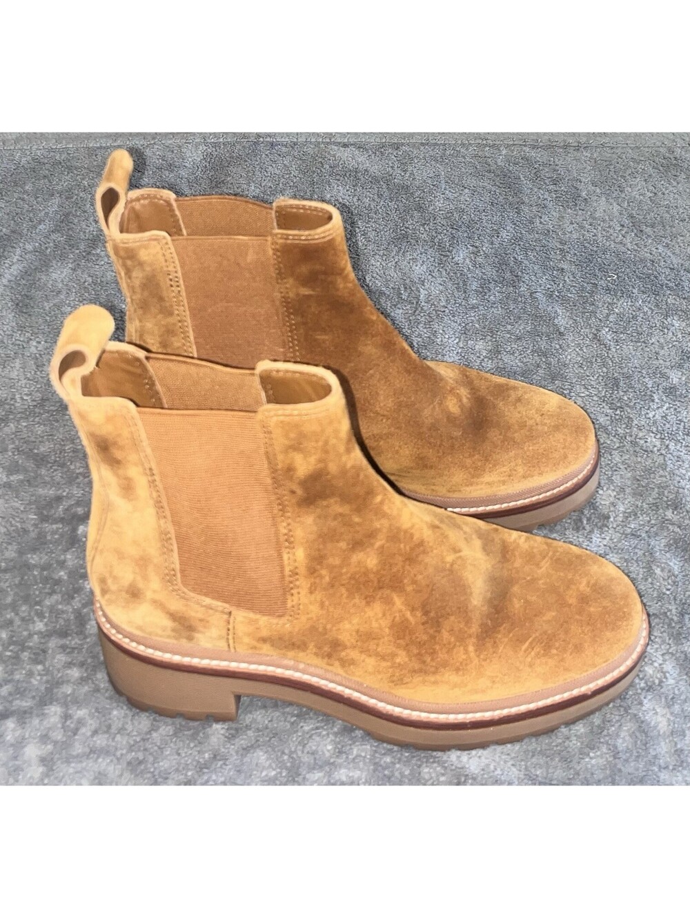 Tory Burch Suede Chelsea Boot Womens Size 6M Lug Sole Pull On Tan